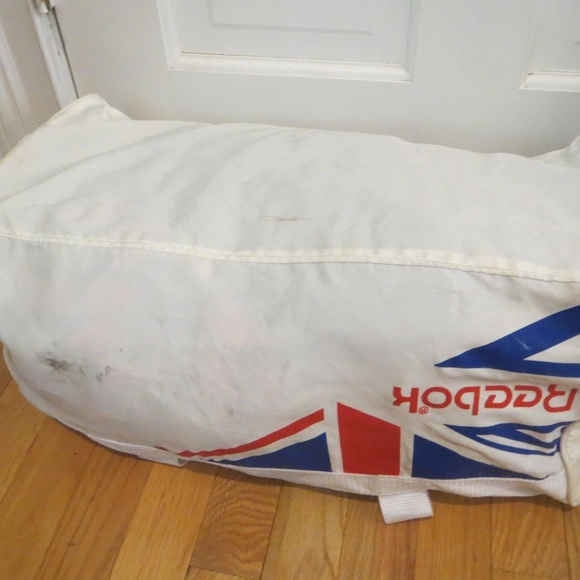 Vintage 80s Reebok Gym Duffel Bag - Picture 2 of 3